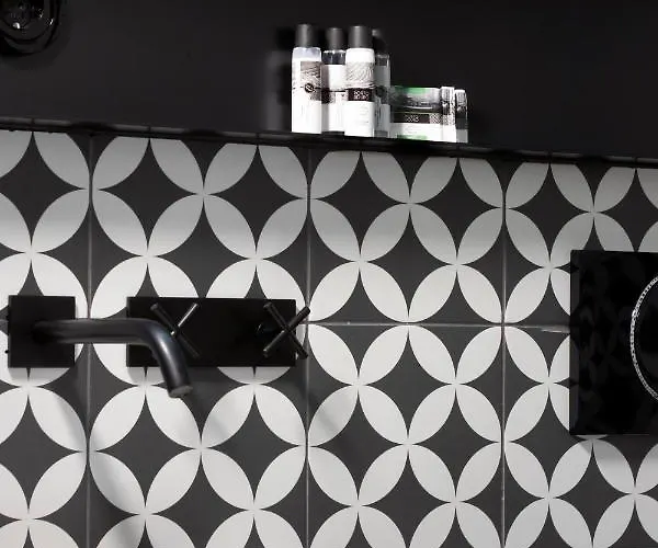 Hm - Infante Riverside K *